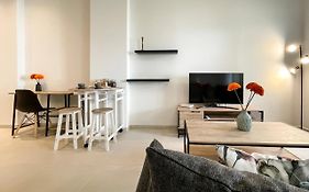 Soho Modern 55Sqm Studio With Secret Garden